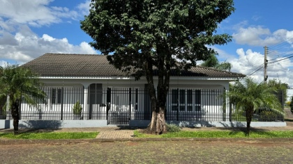 Casa de 3 dormitórios em Cruz Alta no bairro Conceição