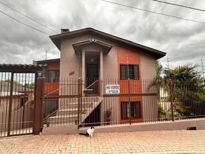 Casa de 3 dormitórios em Cruz Alta no bairro Conceição