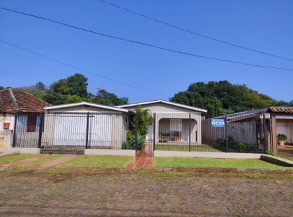 Casa de 3 dormitórios em Cruz Alta no bairro Conceição